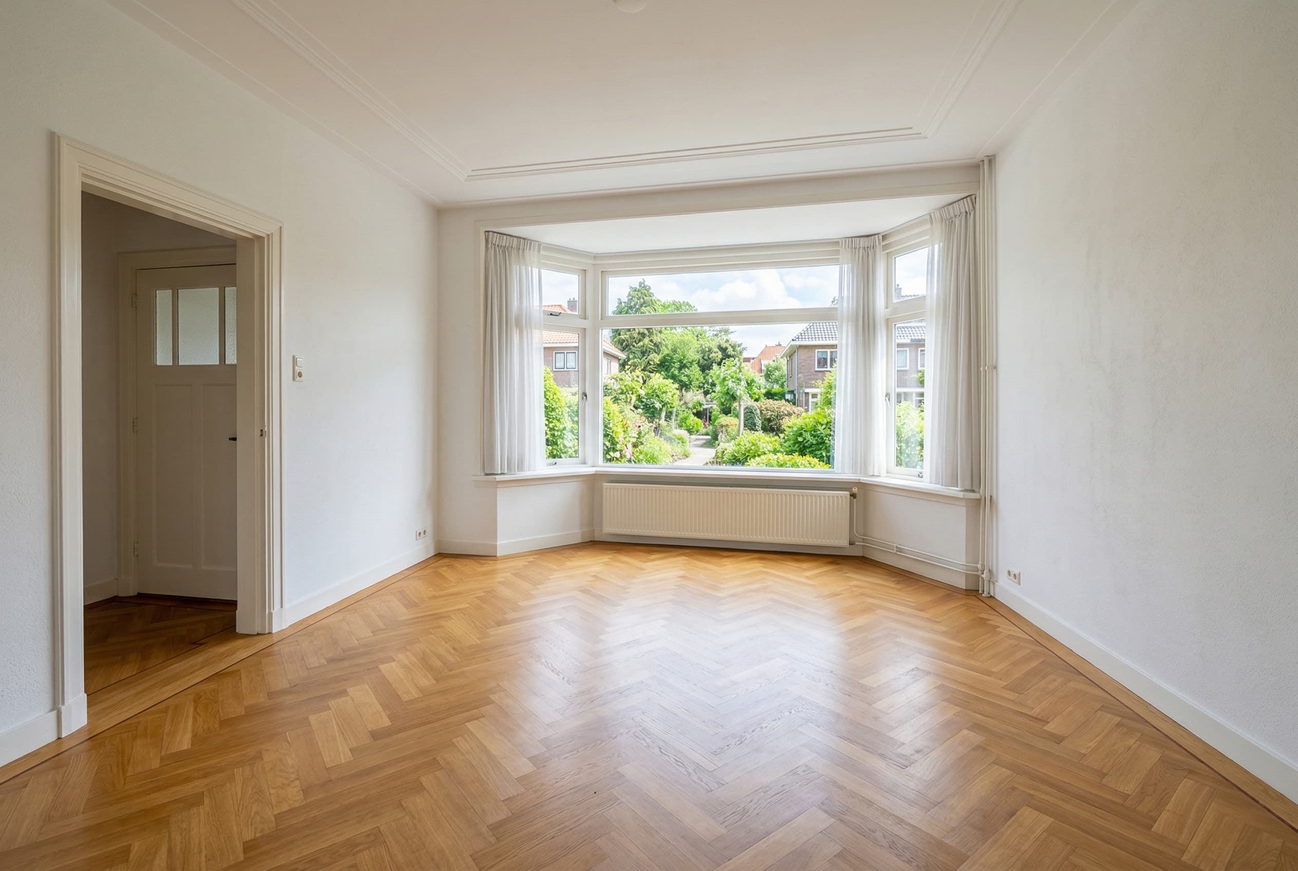 Lege woonkamer — jaren '30 voor Modern Nederlands styling